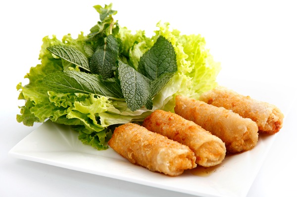 Spring rolls with chicken 鸡肉春卷
