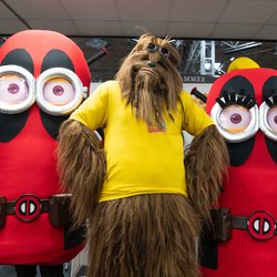 Cosplay_Wookie_&_Deadpool_Minions.jpg