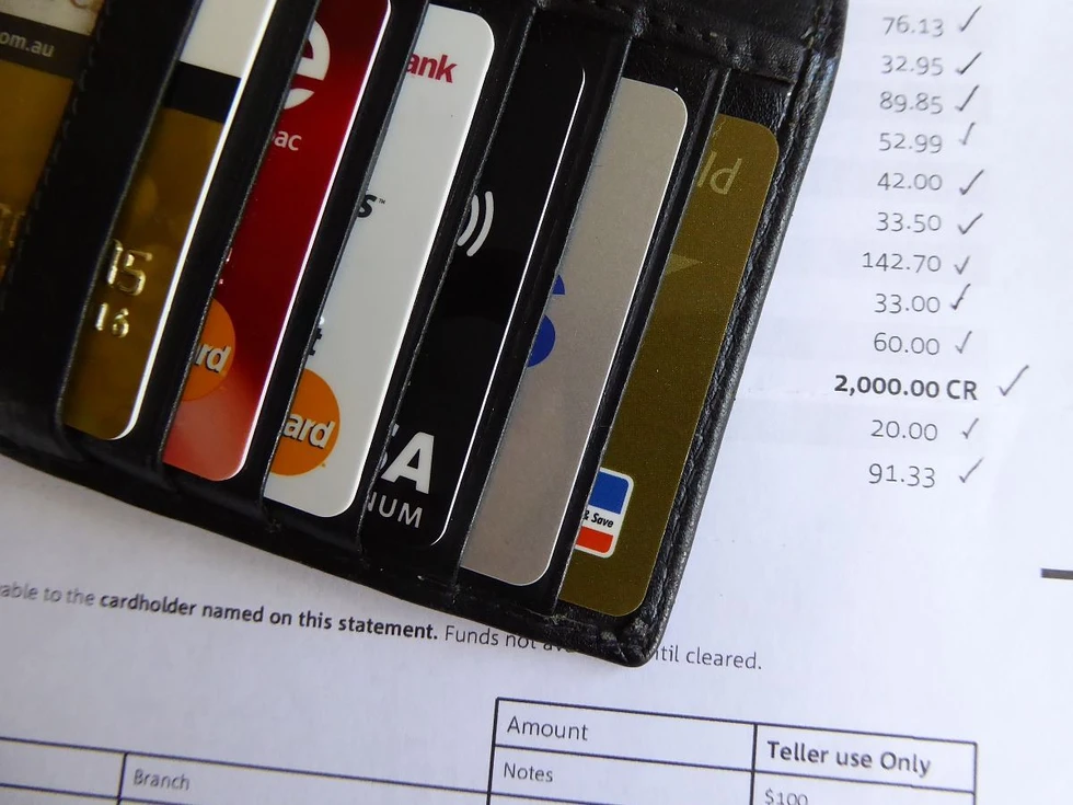 Guía para eliminar deudas: Métodos de la Bola de Nieve y la Avalancha