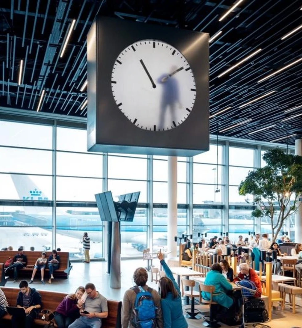 El "hombre en el reloj" de Schiphol