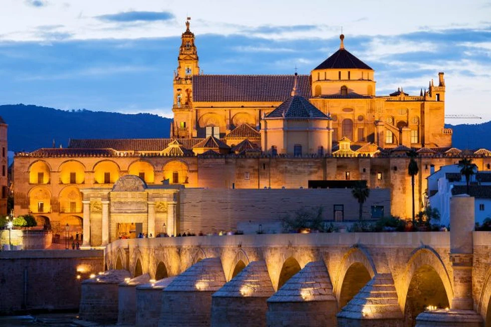 ¿Quién construyó la Mezquita de Córdoba?