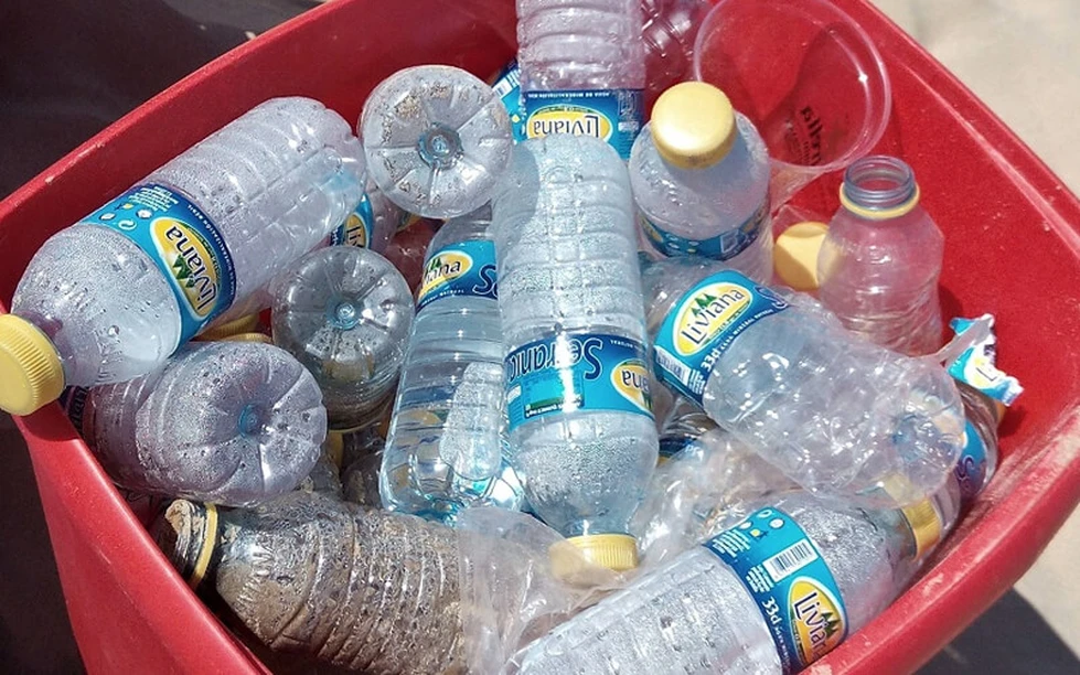 Un catalizador magnético para descomponer plásticos