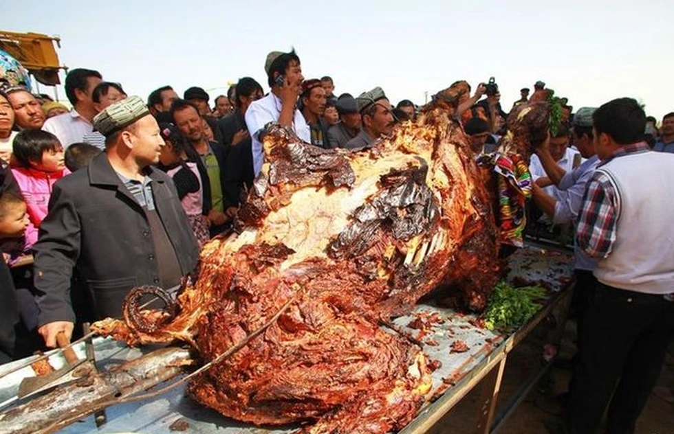 Posiblemente esto no lo has probado nunca en una boda: Camello Relleno