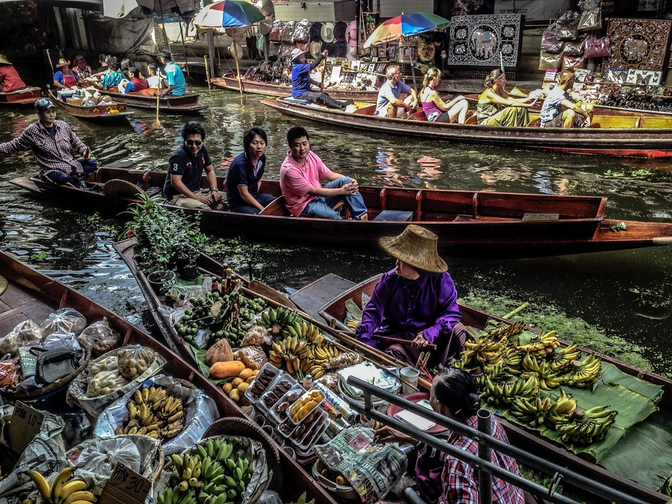 Mercados flotantes en Tailandia...