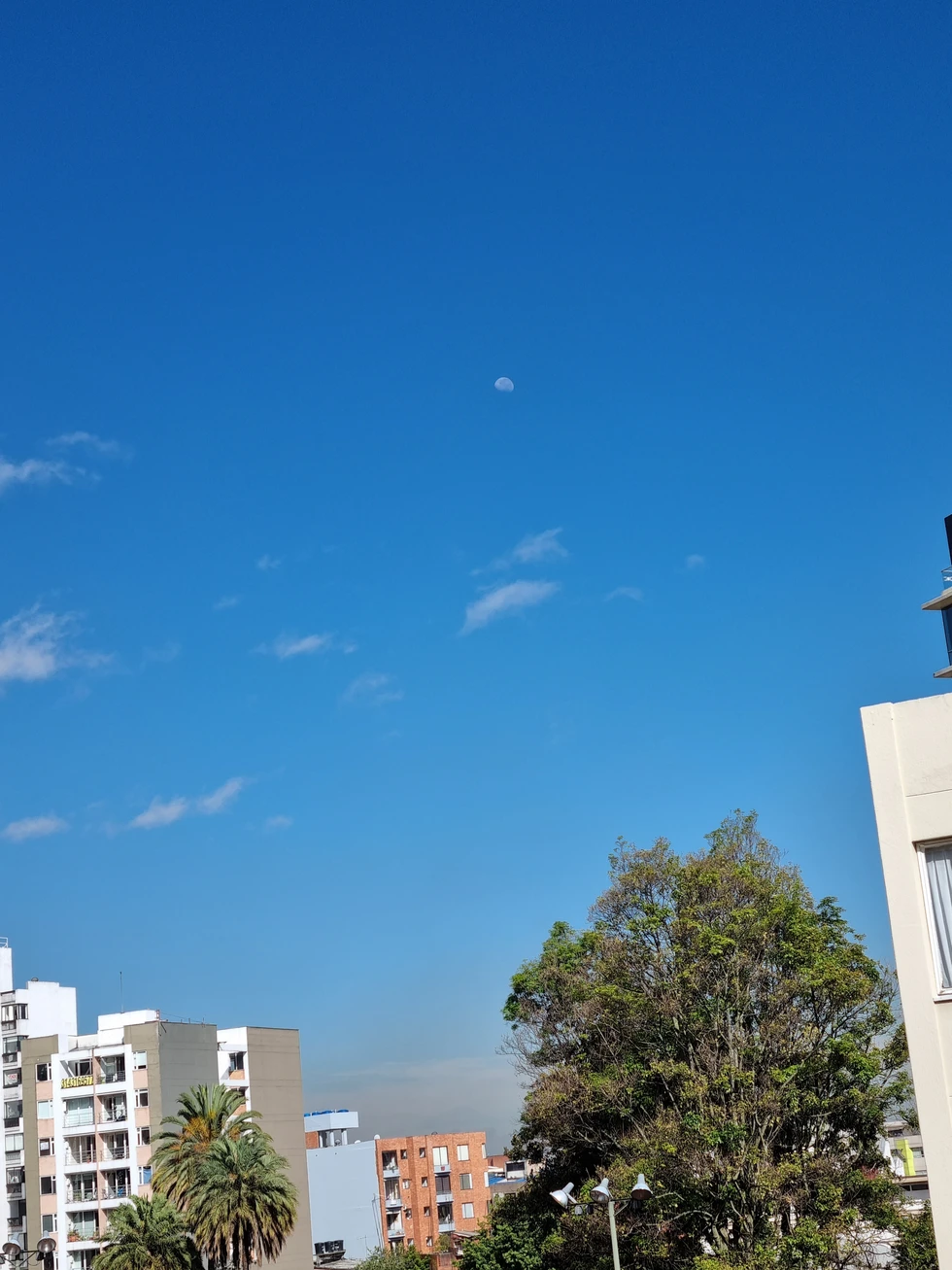 La luna en Bogotá.