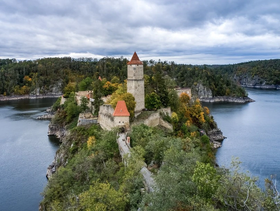 Los inquietantes fenómenos del Castillo de Zvikov