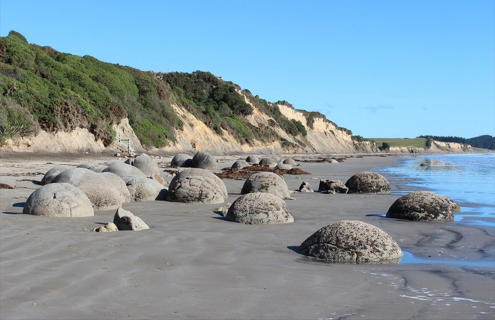 Koekohe Beach, la playa neozelandesa de las extrañas rocas esféricas