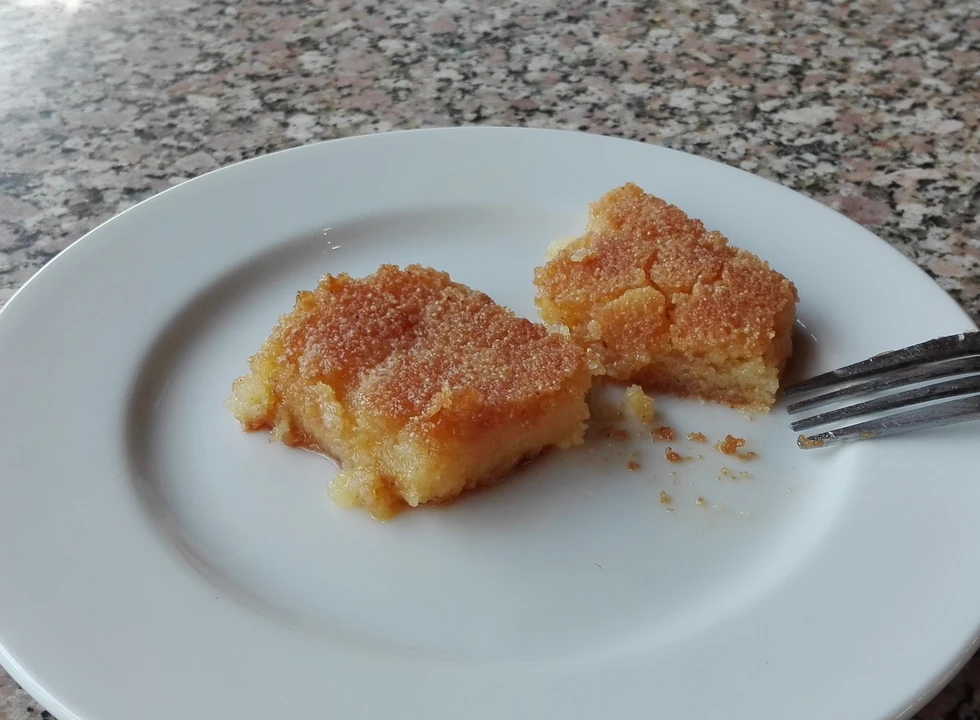 Basbousa (Dulces de sémola remojada en almíbar), un postre que les recomiendo...