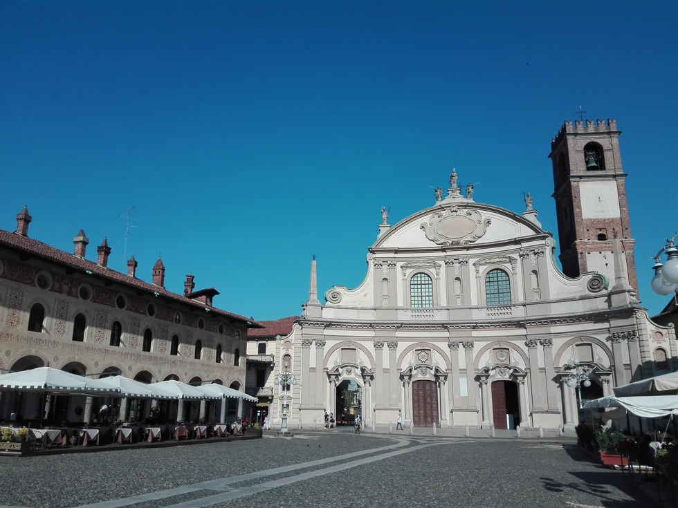 ¿Quieren conocer una de las plazas más bonitas de Italia?