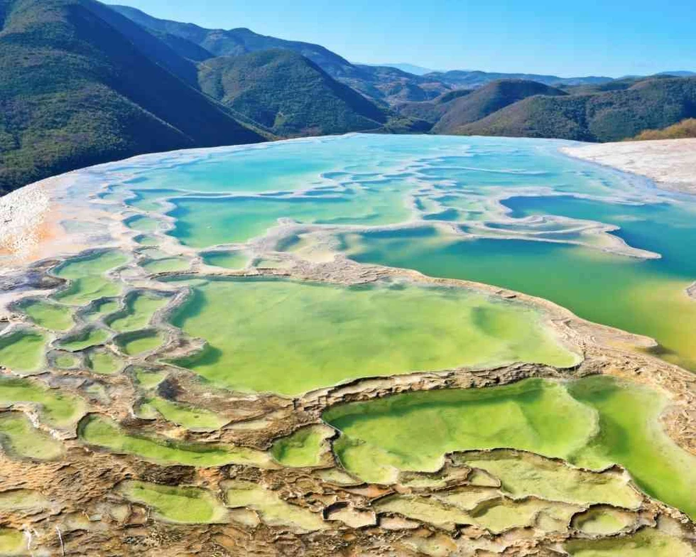 Maravillas Naturales: Explora las cascadas de Hierve el Agua en México