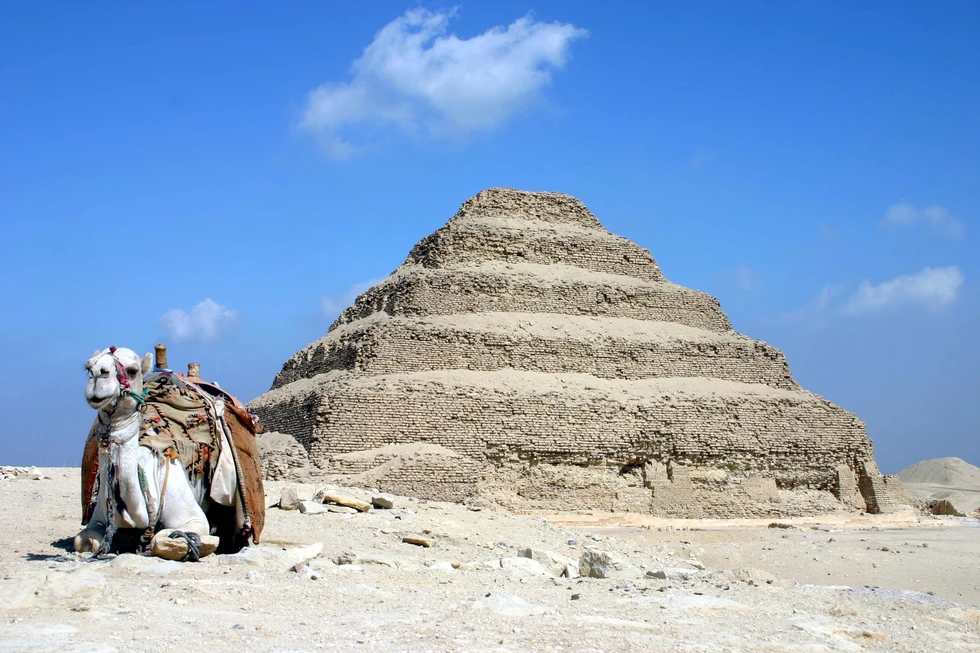Saqqara: la pirámide más antigua del mundo