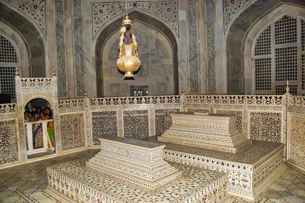 ¿Cómo es el Taj Mahal por dentro?