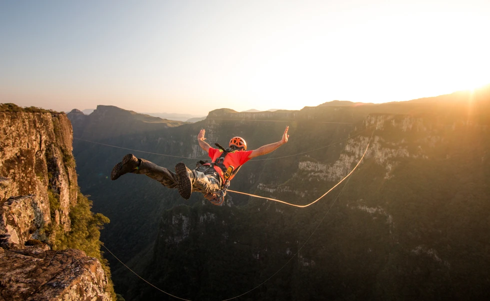 Salto de Pêndulo, una actividad sólo para valientes en Brasil