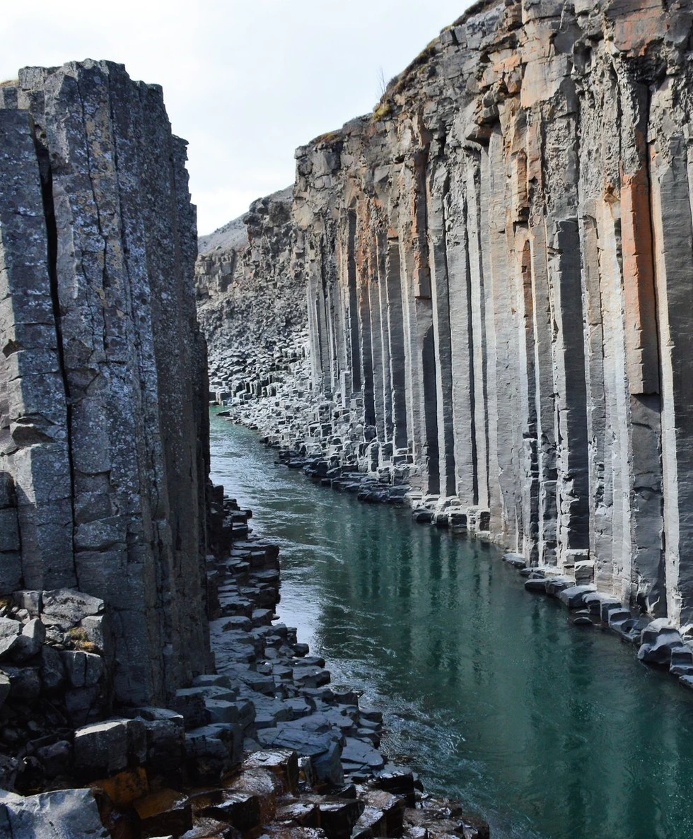 Una de las muchas maravillas de Islandia: el Cañón Stuðlagil