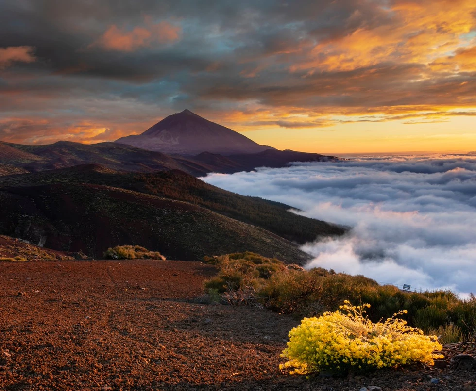Fantástico atardecer desde la isla de Tenerife (Islas Canarias)