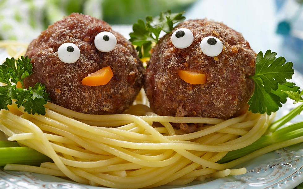 DIOS ES UNA ALBONDIGA ENVUELTA ENTRE ESPAGUETTIS