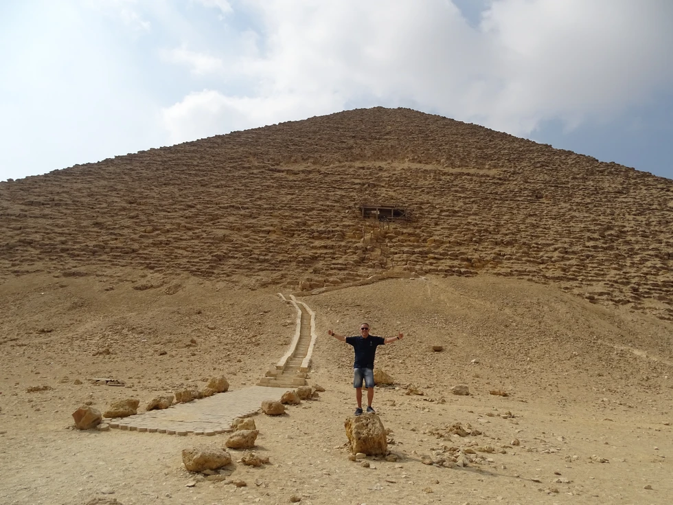 Así es la gran Pirámide Roja