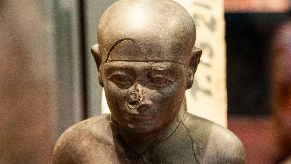 Imhotep: El visionario arquitecto detrás de la Primera Pirámide de la Historia
