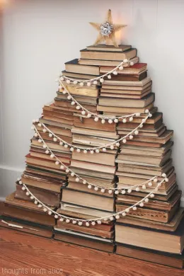 Kerstboom van boeken