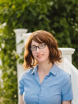 Freida McFadden - auteursfoto 2 (c) Mira Whiting.jpg