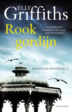 rookgordijn elly griffiths thriller recensie thrillzone spanning boek.jpg