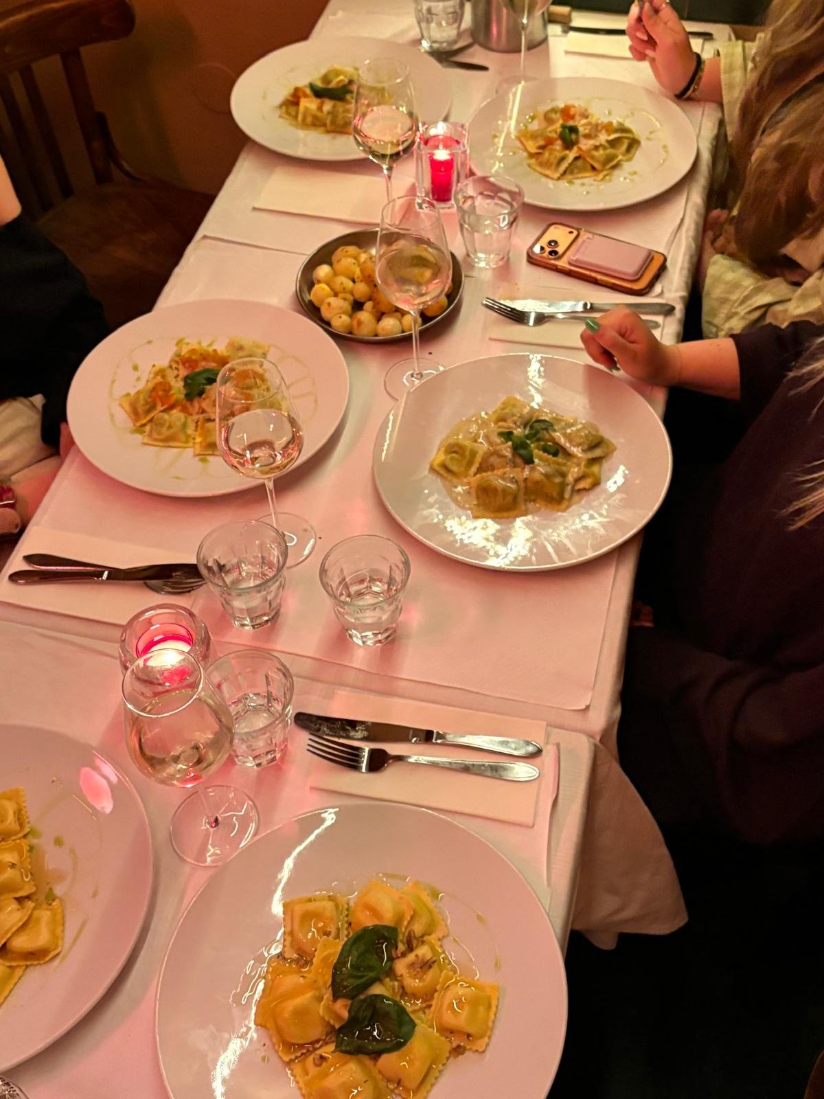 Ravioli Bar Utrecht sfeer restaurant eten met groep, dineren