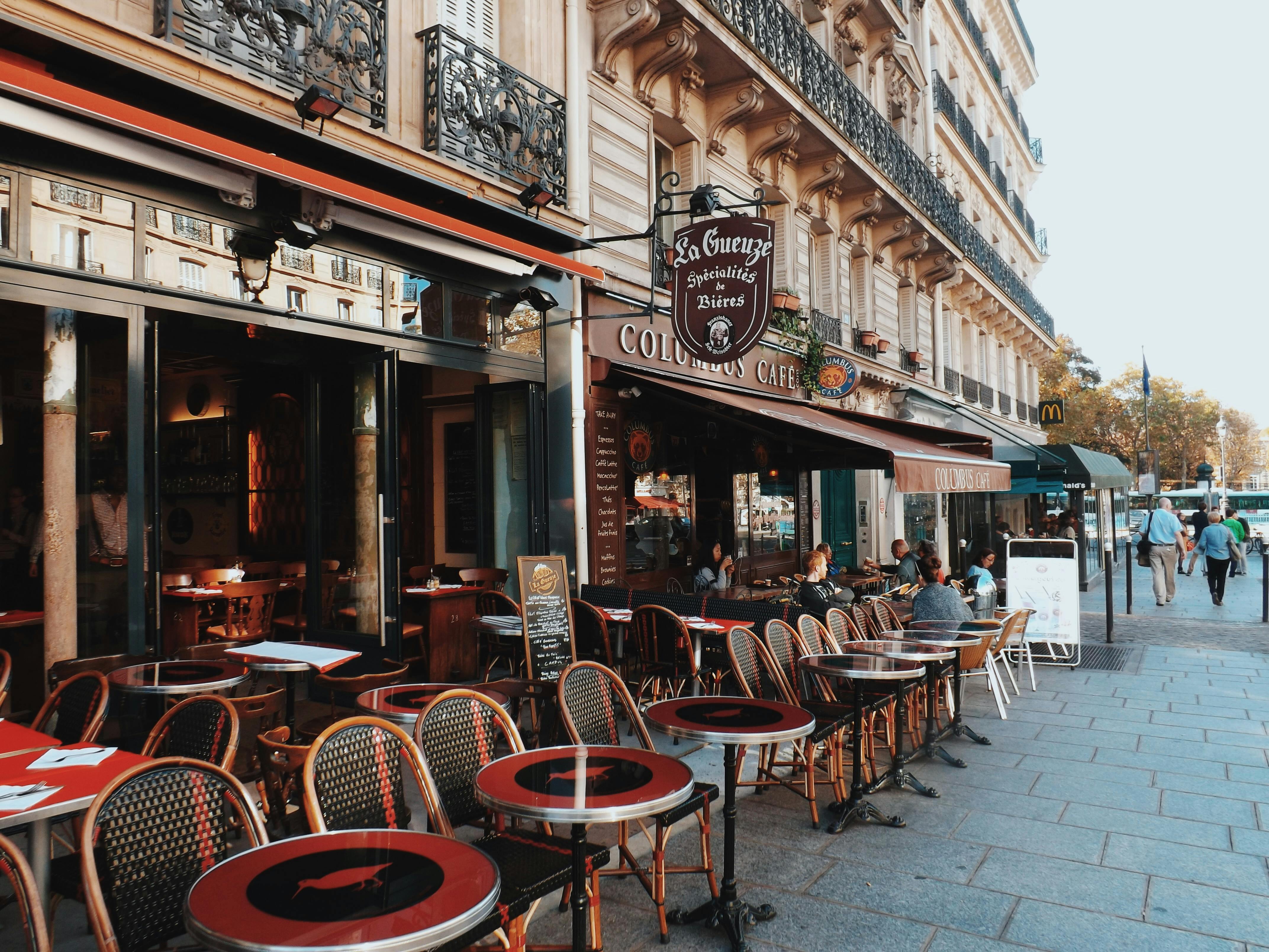 Do you tip in France? A Complete Guide to Tipping in France