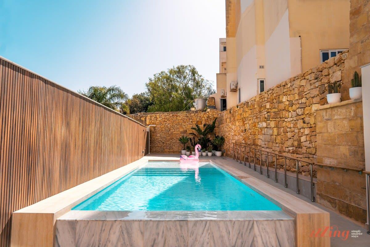 Spinola Stays - The Pool Suite