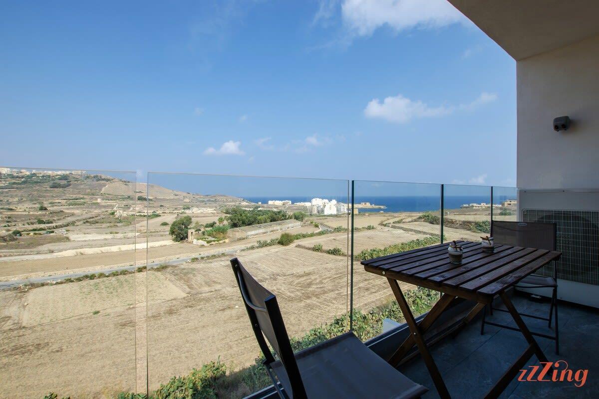 2 Bed Apartment w/ Distant Sea and Country Views